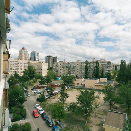 Apartment Near Dream Town Київ Екстер'єр фото