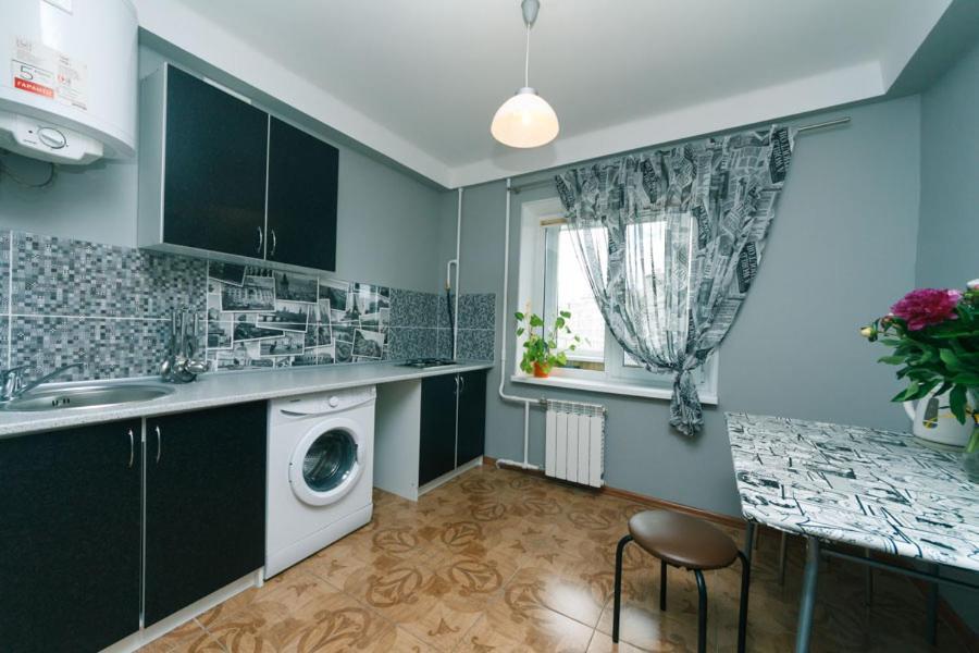 Apartment Near Dream Town Київ Екстер'єр фото